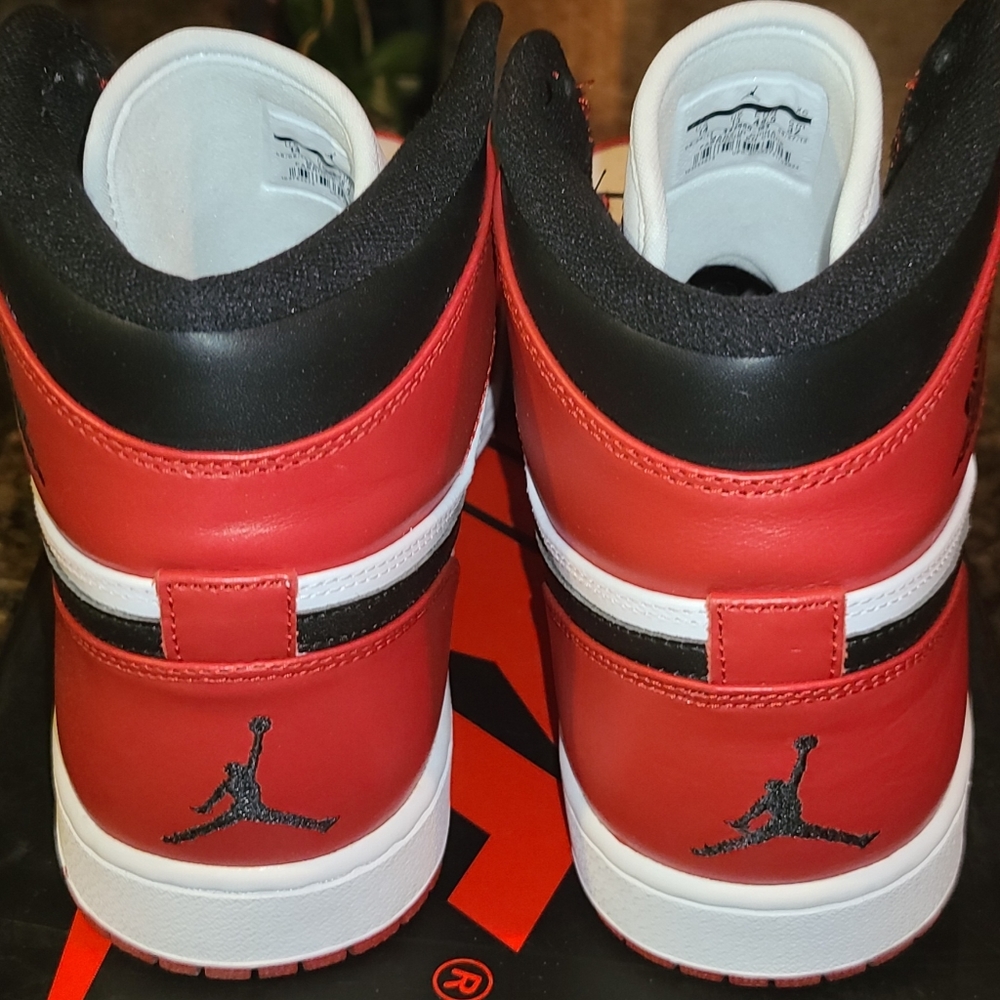 Air Jordan 1 'Chicago' (2013)